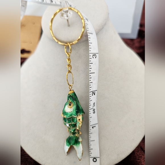 Vintage Cloisonne articulated Koi fish keychain - Picture 2 of 3